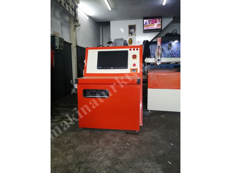 3 Eksen Vidalı CNC Router delta servo motor