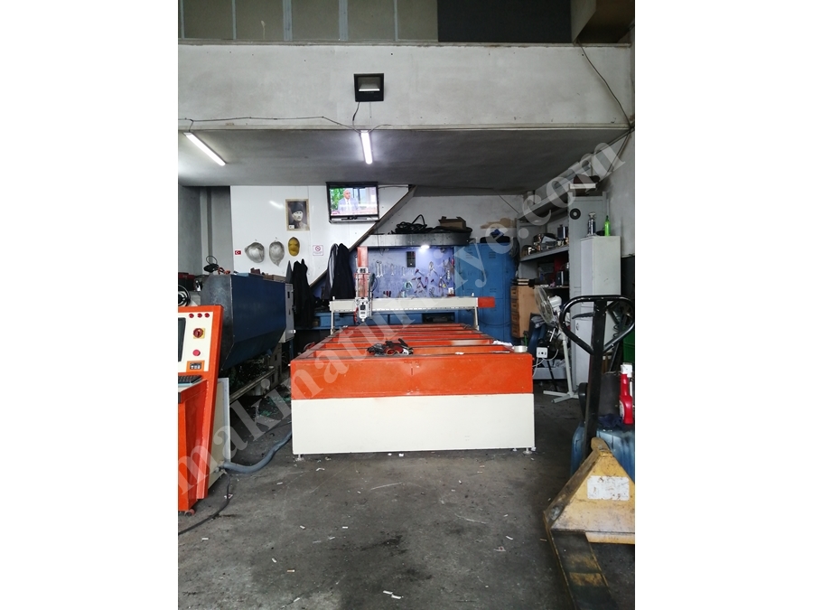 3 Eksen Vidalı CNC Router delta servo motor