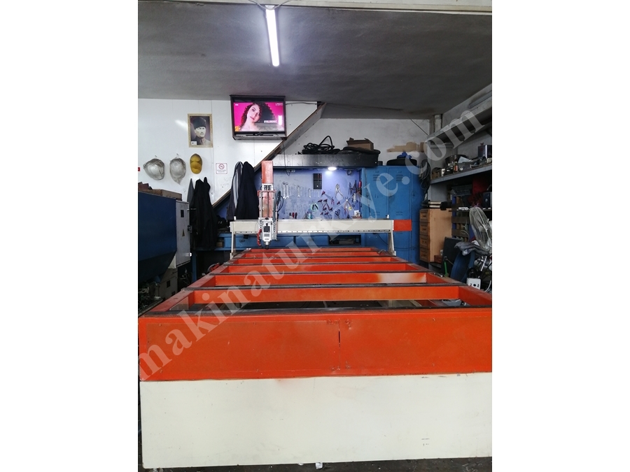 3 Eksen Vidalı CNC Router delta servo motor