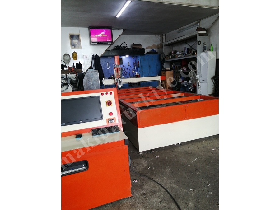 3 Eksen Vidalı CNC Router delta servo motor