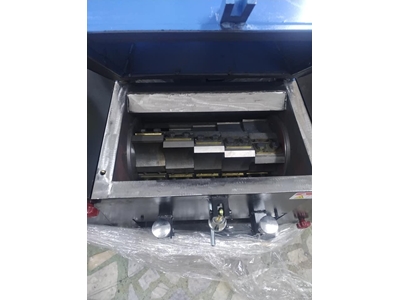 Plastic Raw Material Crushing Machine - 1
