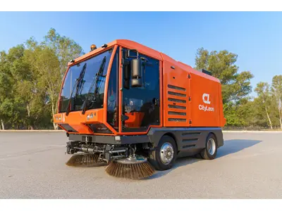 Hydrostatic Compact Vacuum Sweeper