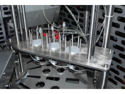 Plastic Case Filling and Sealing Machine - 3