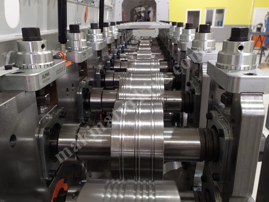 Servo Uçar Makaslı 12 İstasyon Rollform Hattı 