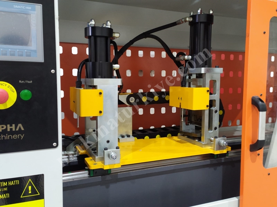 Servo Uçar Makaslı 12 İstasyon Rollform Hattı 