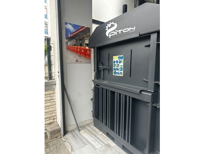 Vertical Baling Press for 150-200 Kilograms of Waste Paper Bales - 10