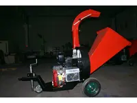 8 M3 / Saat Benzinli Dal Parçalama Makinası