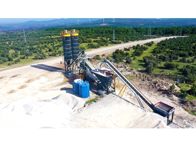 120 Cubic Meters / Hour Mobile Concrete Batching Plant - 1