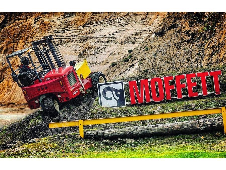 Moffett 2.5 Ton Arazi Tipi Forklift 3X3