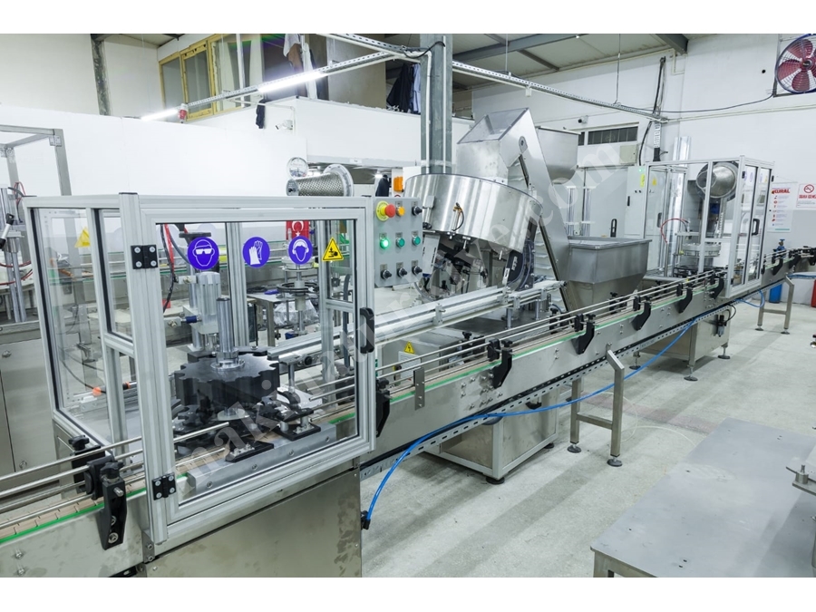 70 Adet/Dakika Otomatik Plastik Kapak Kapatma Makinası