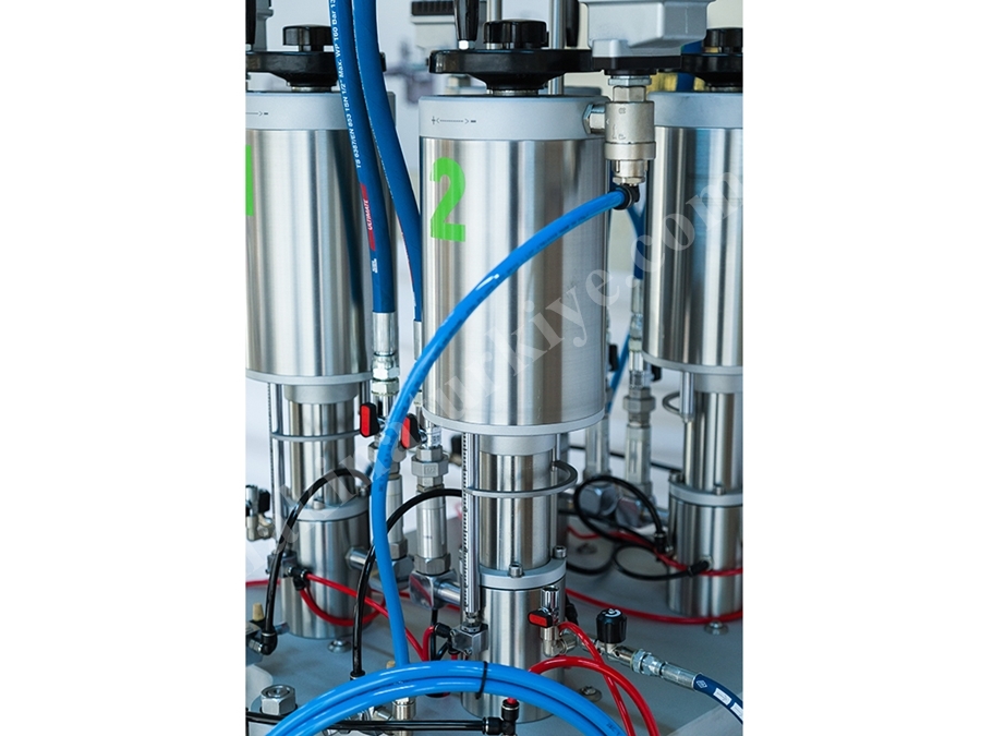 Aerosol Poliüretan Otomatik Sıvı Dolum Makinası
