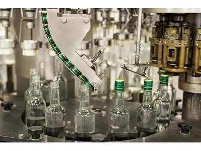 Glasflaschen-Aluminiumkappen-Verpress- und Verschließmaschine