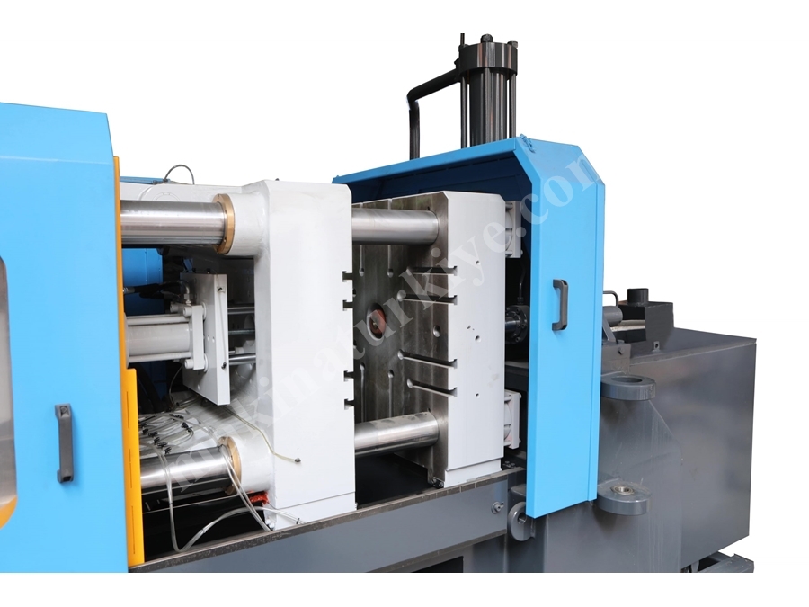 15 Ton Sıcak Kamara Metal Enjeksiyon Makinası
