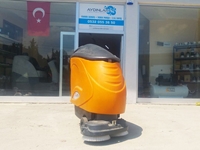 65 cm 85 Litre Push Floor Scrubber