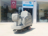660 mm 95 Litre Ride-On Floor Scrubber