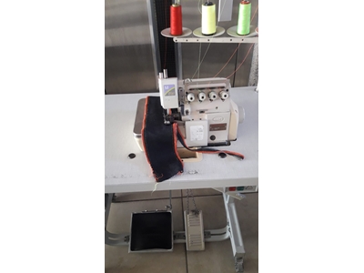 Machine à surjeter M700 (5 fils) - 0