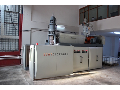 20 - 60 Liter Plastic Injection Blowing Machine - 0