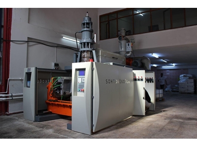 20 - 60 Liter Plastic Injection Blowing Machine - 1