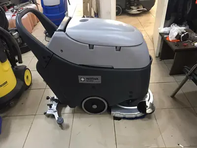 Machine de nettoyage de sol Nilfisk SC 450 à louer