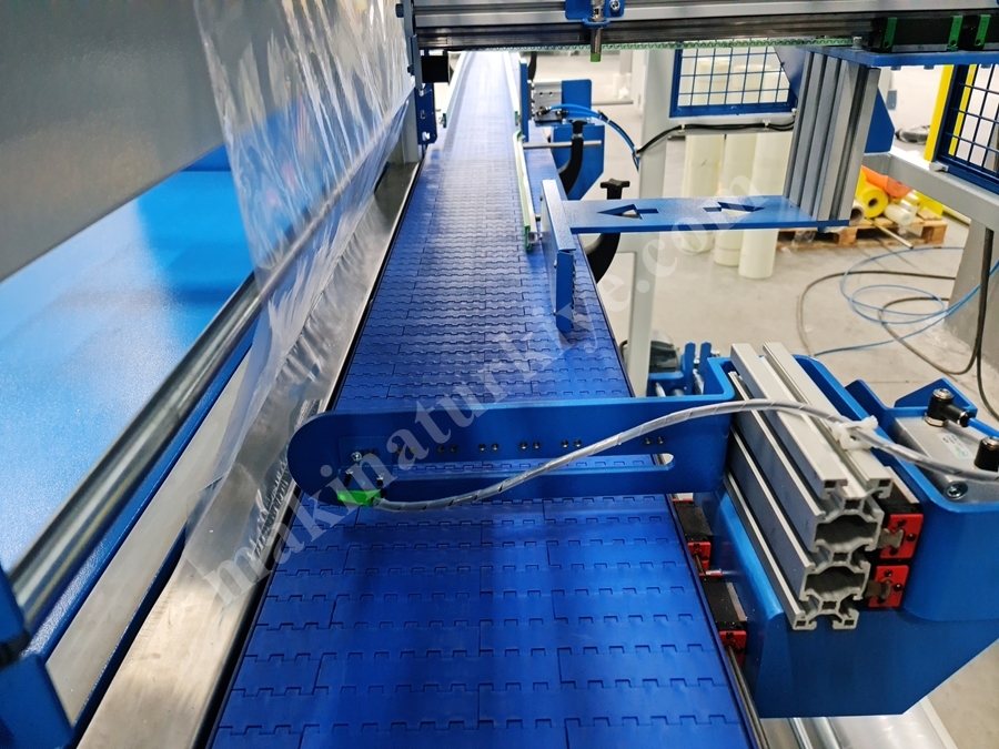 Yandan Beslemeli Otomatik Shrink Ambalaj Makinesi 380x500x700 mm 
