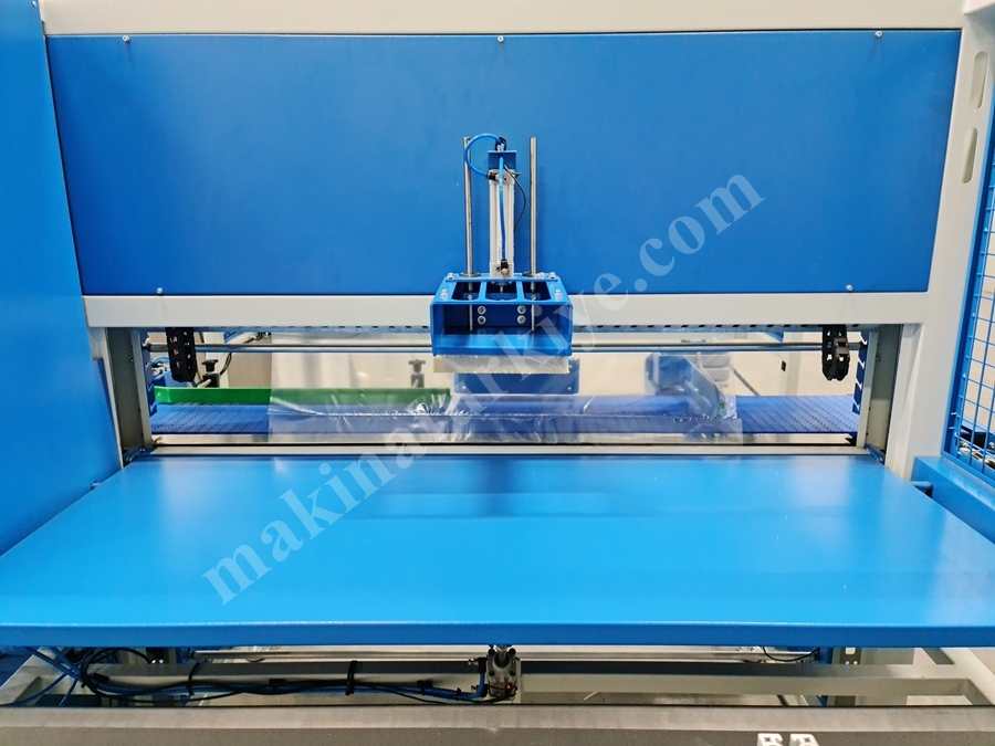 Yandan Beslemeli Otomatik Shrink Ambalaj Makinesi 380x500x700 mm 