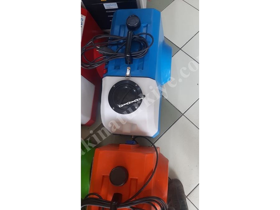1400 Watt 14 Litre (7 Litre Temiz 7 Litre Pis Su) Buharlı Oto Yıkama Makinesi