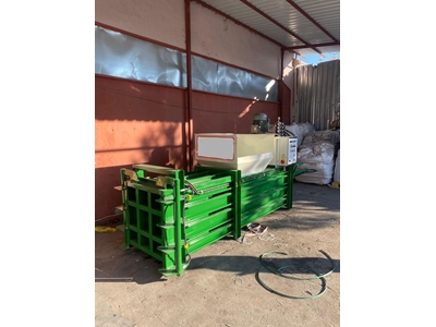 150 kg Horizontale Müllpresse - 2