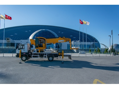 Plateforme élévatrice montée sur véhicule de 28 mètres - 2