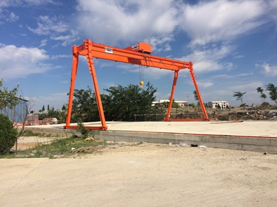 Grue portique de 15 tonnes - 0