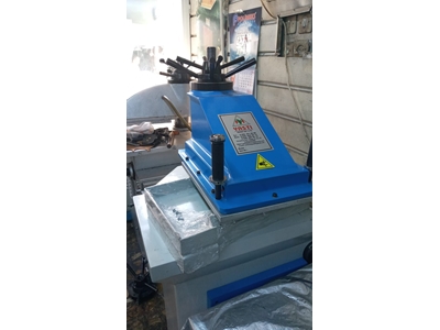 Presse de découpe à tête rotative guillotine  - 1
