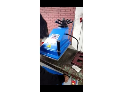 Presse de découpe à tête rotative guillotine  - 6