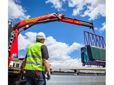 2 Ton (9.6 Mt.) Araç Üstü Katlanır Bomlu Mobil Vinç - 1