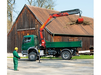 Grue mobile pliante sur camion 6100 kg (17 Mt) - 2
