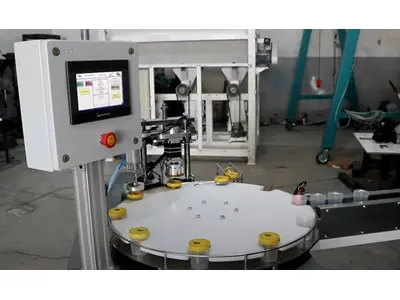 Machine de fermeture de capuchon en plastique contrôlée par PLC