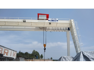 Grue portique de 30 tonnes - 2