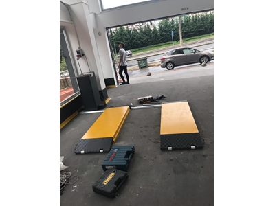 Pont élévateur électro-hydraulique en ciseaux de 3,2 tonnes pour réception et expertise - 5