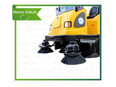 180 Lt Garbage Capacity Electric Road Sweeper - 9