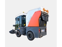 500 Liter Vacuum Road Sweeper with Garbage Capacity - 1