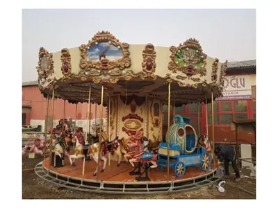24-Person Lm 1014 Carousel with Horses