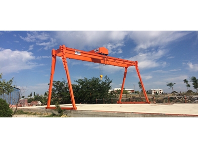 Grue portique double poutre 25 tonnes - 2