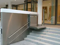Лифт для подъема по лестнице для инвалидов