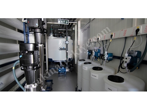 Système de traitement de l'eau par osmose inverse de type conteneur