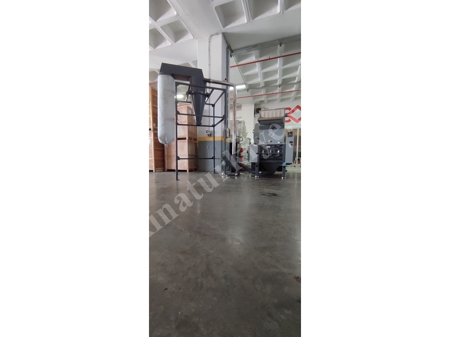 270 - 2500 Kg / Saat Güçlü Plastik Kırma Makinası