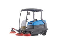 Labomat SWP 200B 700 Mm Industrial Rider Floor Sweeping Machine - 0