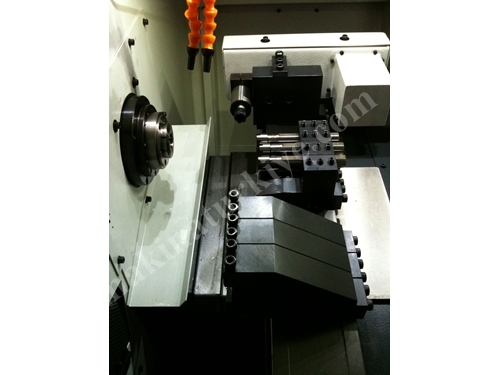 Ø 32 mm Gangtyp CNC-Drehmaschine
