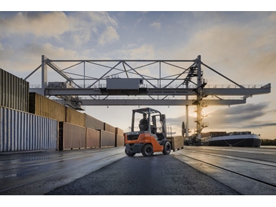 3500 Kg 7000 Mm Dizel Forklift - 1