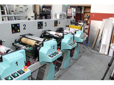 Machine d'impression d'étiquettes flexographiques - 2