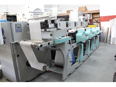 Machine d'impression d'étiquettes flexographiques - 8