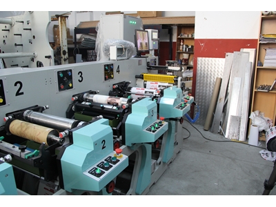Machine d'impression d'étiquettes flexographiques - 4