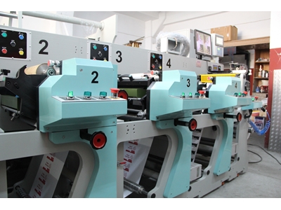 Machine d'impression d'étiquettes flexographiques - 7